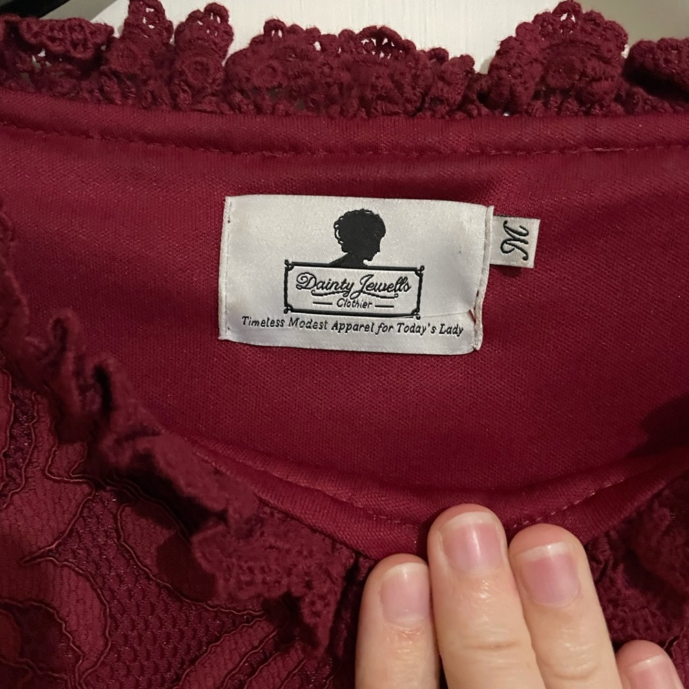 Dainty Jewell Women's Burgundy Lace Midi Dress with Ruffle Hem - Picture 4 of 12